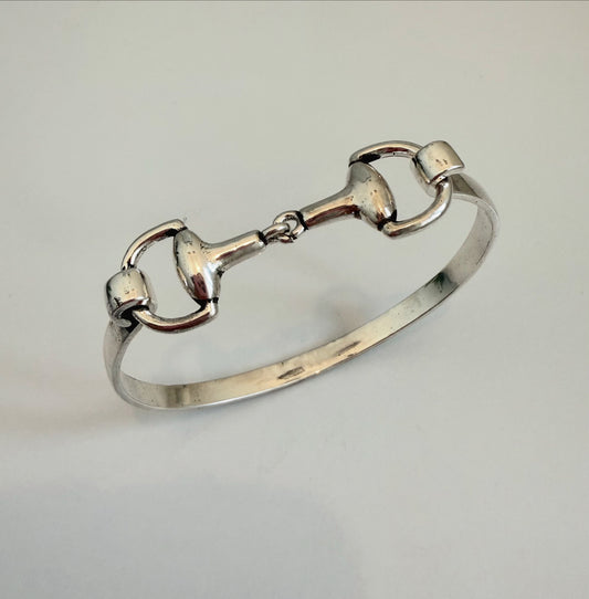 Sterling silver snaffle clasp bangle