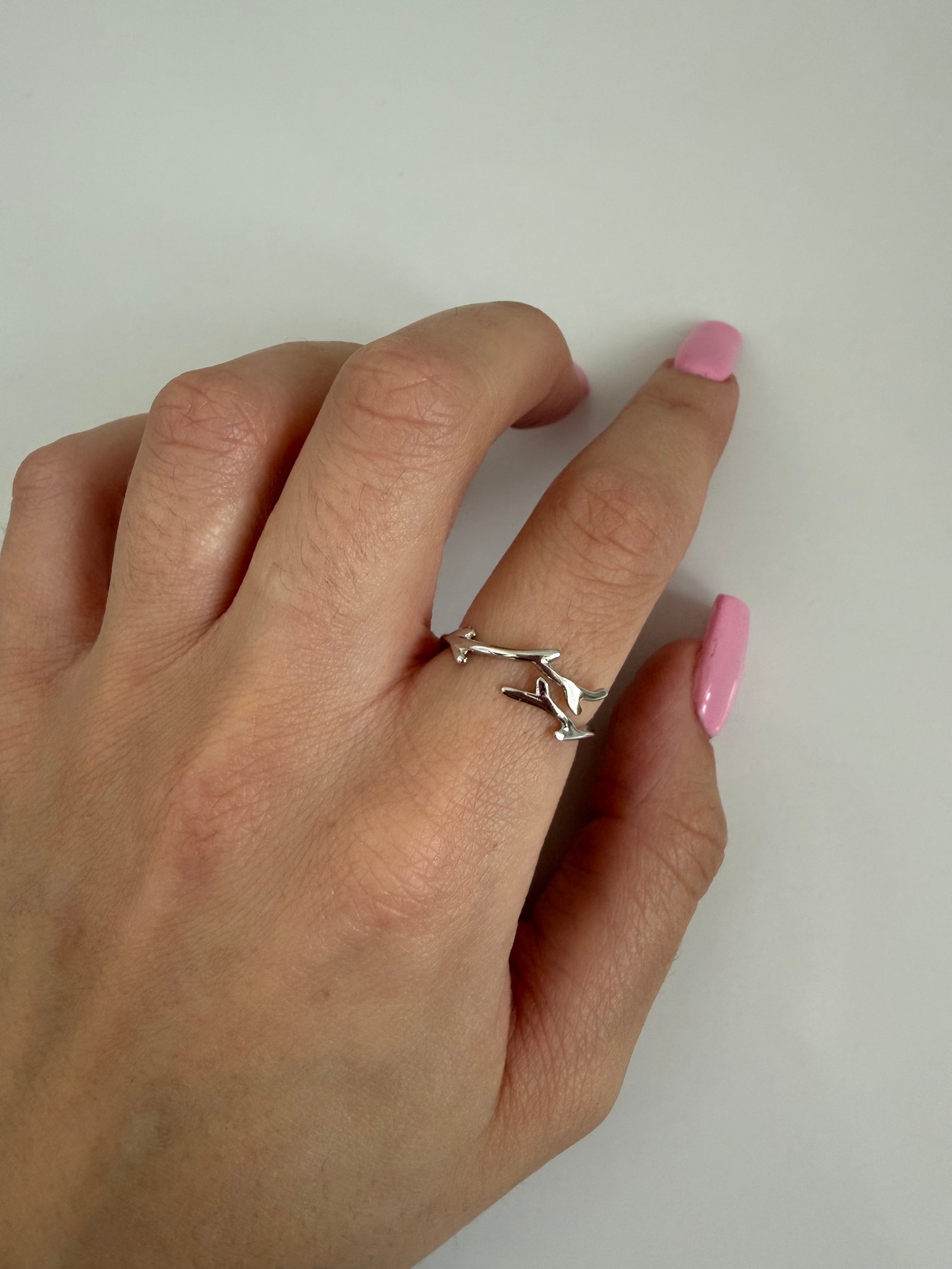 Adjustable antler ring