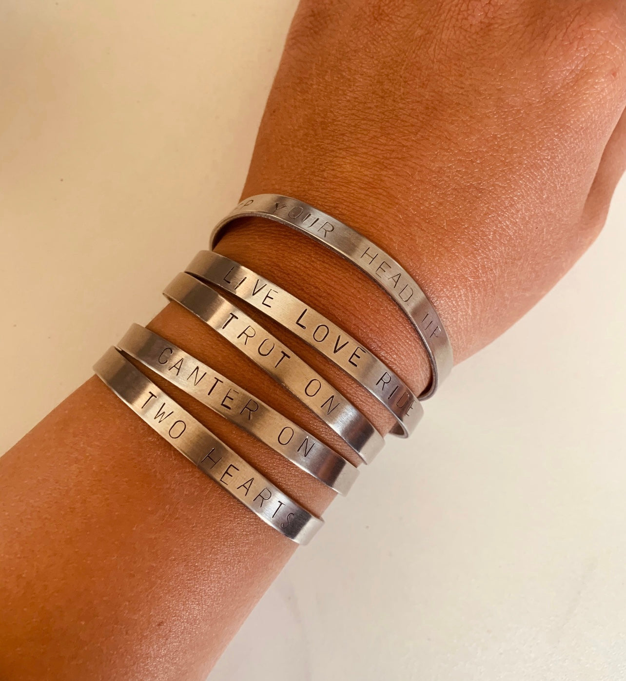 Equine slogan bracelet bangle