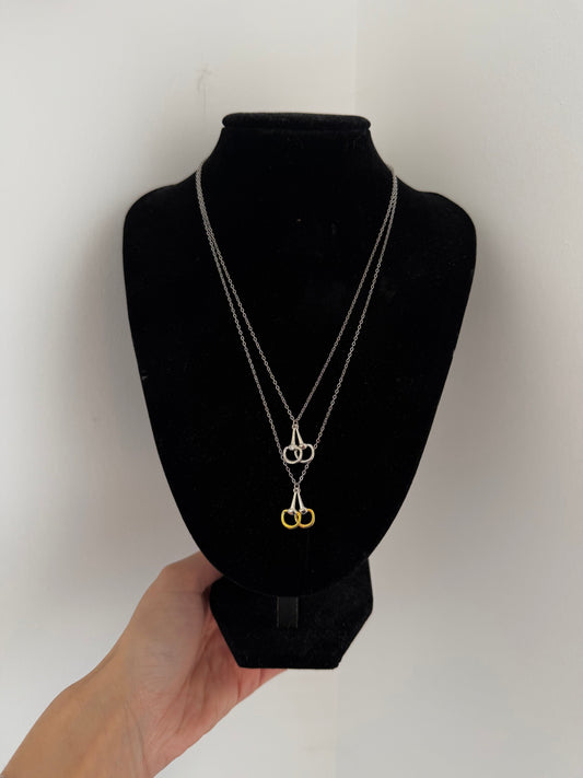 Loose ring snaffle necklace
