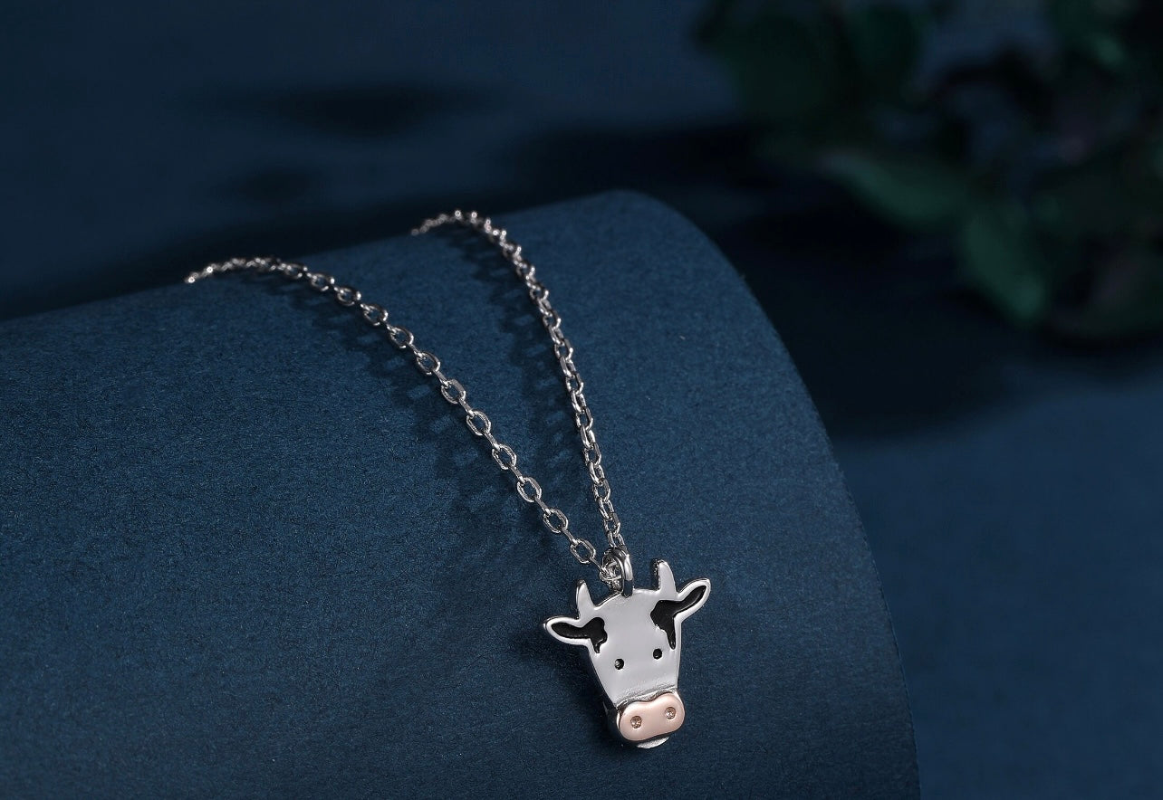 Moo necklace